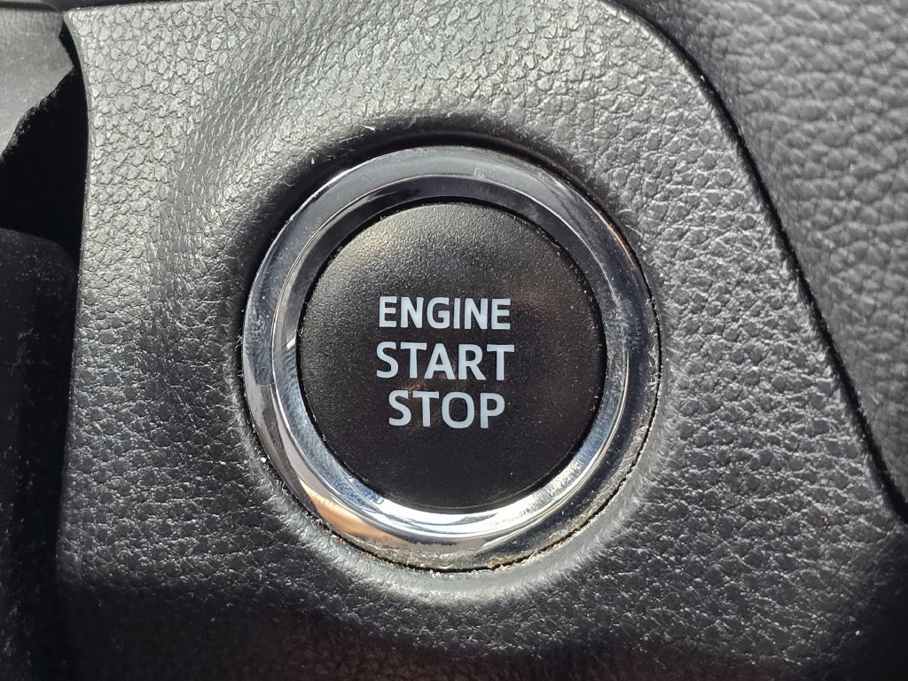 Used 2021 Toyota RAV4 XLE FWD image 30