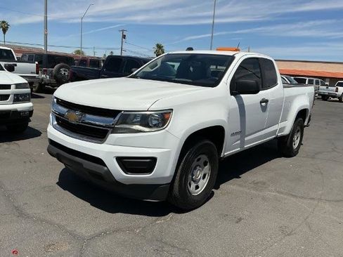 Used 2015 Chevrolet Colorado W/T w/ WT Convenience Package RWD image 3