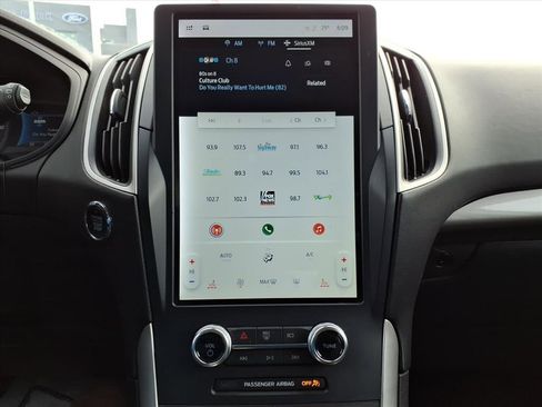 Used 2023 Ford Edge SEL image 13