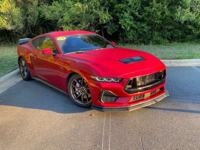 Used 2024 Ford Mustang GT RWD image 1