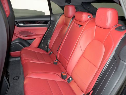 Certified 2025 Porsche Macan 4 Electric w/ Premium Package AWD/4WD image 39