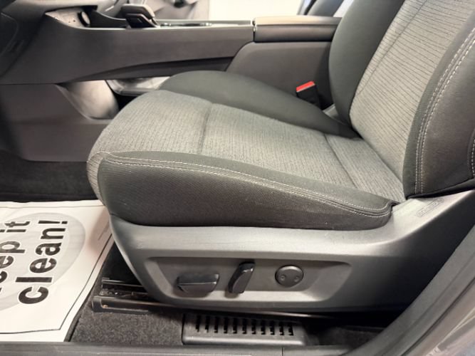 Used 2023 Nissan Rogue SV FWD image 12