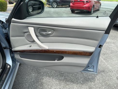 Used 2011 BMW 328i xDrive Sedan AWD/4WD image 21
