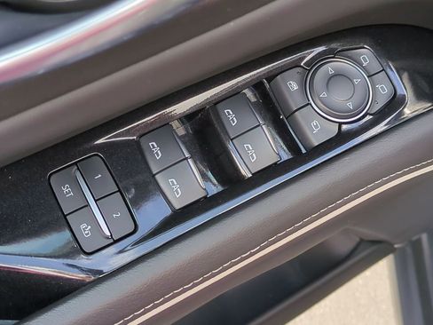 Used 2024 Cadillac Escalade Premium Luxury AWD/4WD image 27