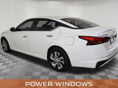 Used 2025 Nissan Altima 2.5 S image 9