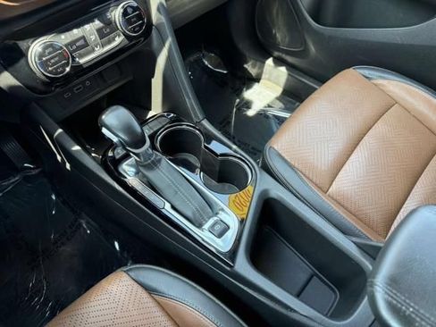 Used 2020 Buick Encore GX Essence FWD image 30