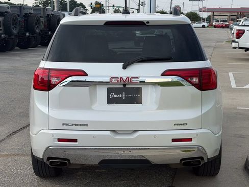 Used 2017 GMC Acadia Denali w/ Technology Package AWD/4WD image 5