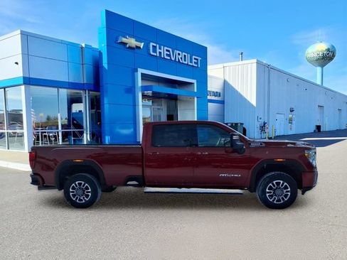 Used 2022 GMC Sierra 2500 AT4 AWD/4WD image 2