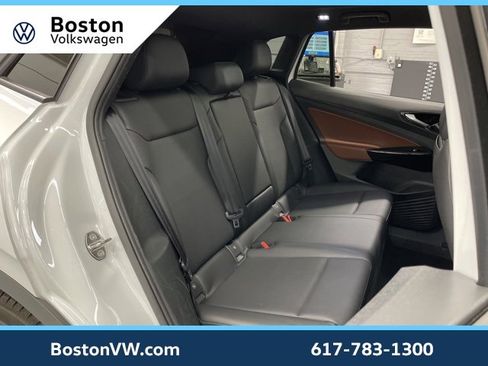 Used 2021 Volkswagen ID.4 Pro S image 12