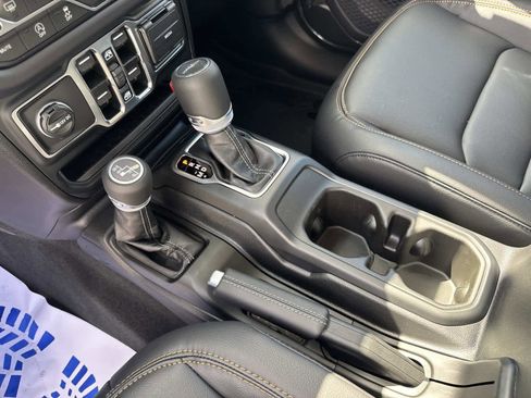 New 2025 Jeep Gladiator Sport image 43