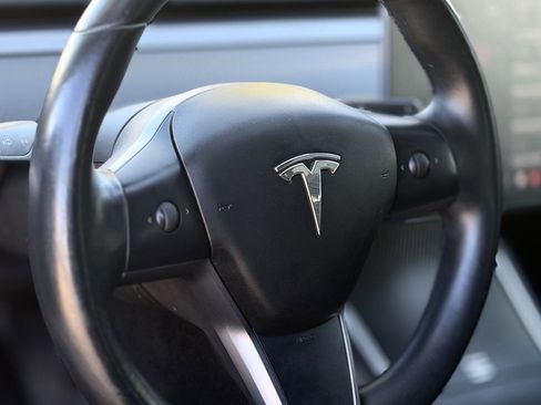 Used 2018 Tesla Model 3 Long Range image 23