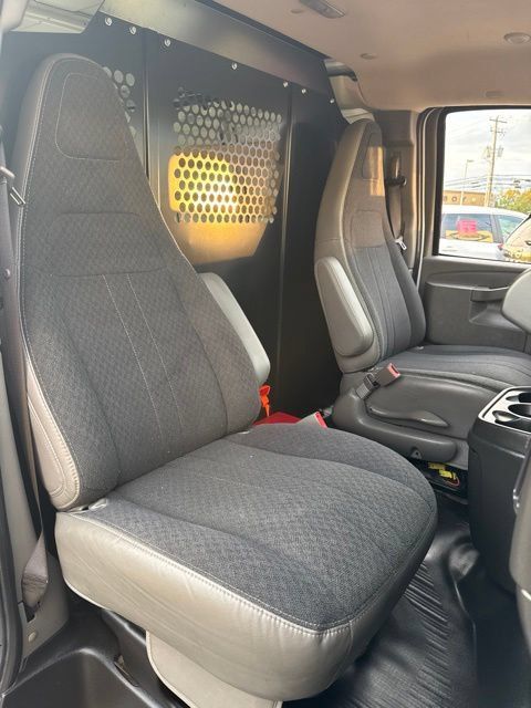 Used 2025 Chevrolet Express 2500 w/ Driver Convenience Package RWD image 11