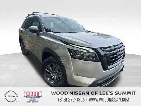 New 2025 Nissan Pathfinder SV w/ Black Appearance Package image 1