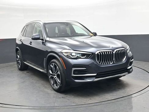 Used 2022 BMW X5 sDrive40i w/ Premium Package image 2
