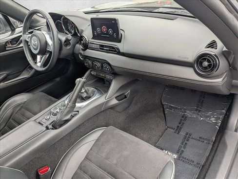 Used 2022 MAZDA MX-5 Miata Club RWD image 18
