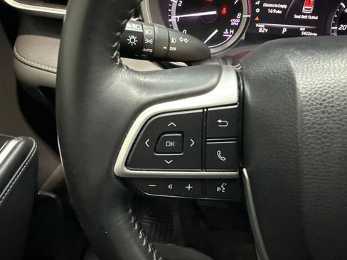 Used 2022 Toyota Highlander XLE AWD/4WD image 21