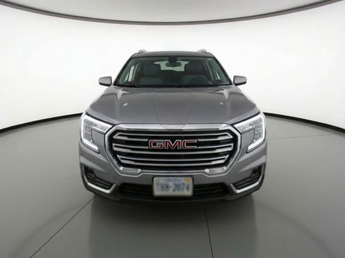 Used 2024 GMC Terrain SLT AWD/4WD image 2