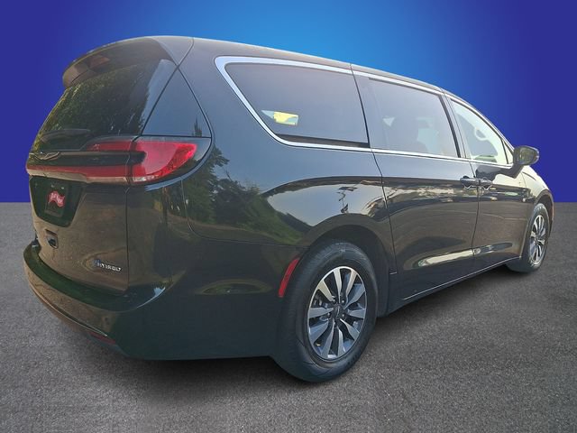 Used 2024 Chrysler Pacifica Limited FWD image 4