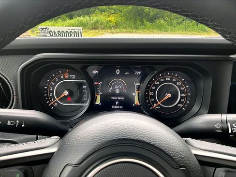 Used 2026 Jeep Gladiator Rubicon AWD/4WD image 24