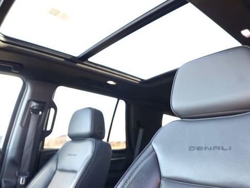 Used 2023 GMC Yukon Denali image 23