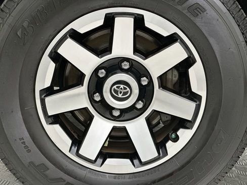 Used 2020 Toyota 4Runner TRD Off-Road image 11