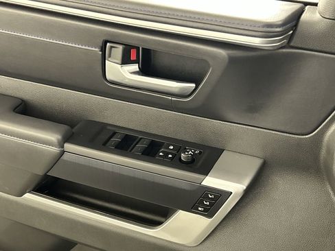 Used 2025 Toyota Sequoia Platinum image 20