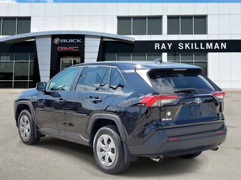 Used 2025 Toyota RAV4 LE AWD/4WD image 4
