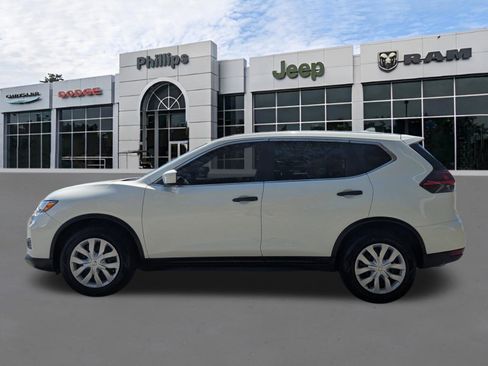Used 2020 Nissan Rogue S image 6