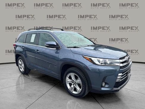 Used 2018 Toyota Highlander Limited AWD/4WD image 4
