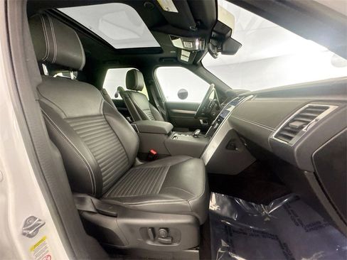 Used 2023 Land Rover Discovery S R-Dynamic image 28
