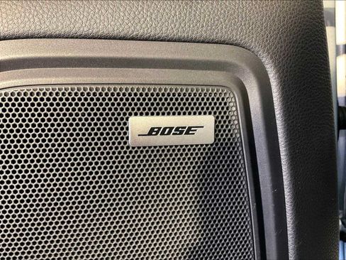 Certified 2023 Porsche Macan AWD/4WD image 38