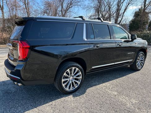 Used 2021 GMC Yukon XL Denali w/ Denali Premium Package image 6