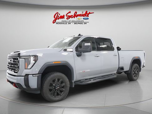 Used 2025 GMC Sierra 2500 AT4 w/ Technology Package AWD/4WD image 2