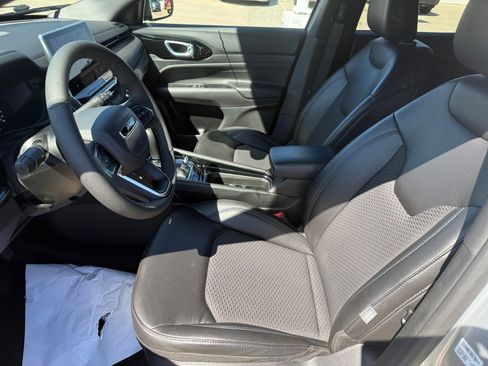 Used 2025 Jeep Compass Latitude w/ Altitude Special Edition image 34