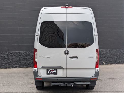 Used 2024 Mercedes-Benz Sprinter 2500 image 7
