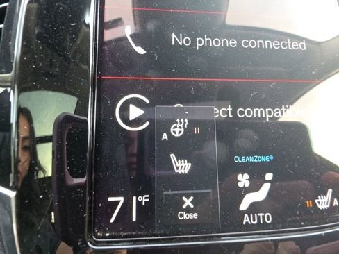 Used 2022 Volvo XC90 T6 Momentum w/ Advanced Package image 27