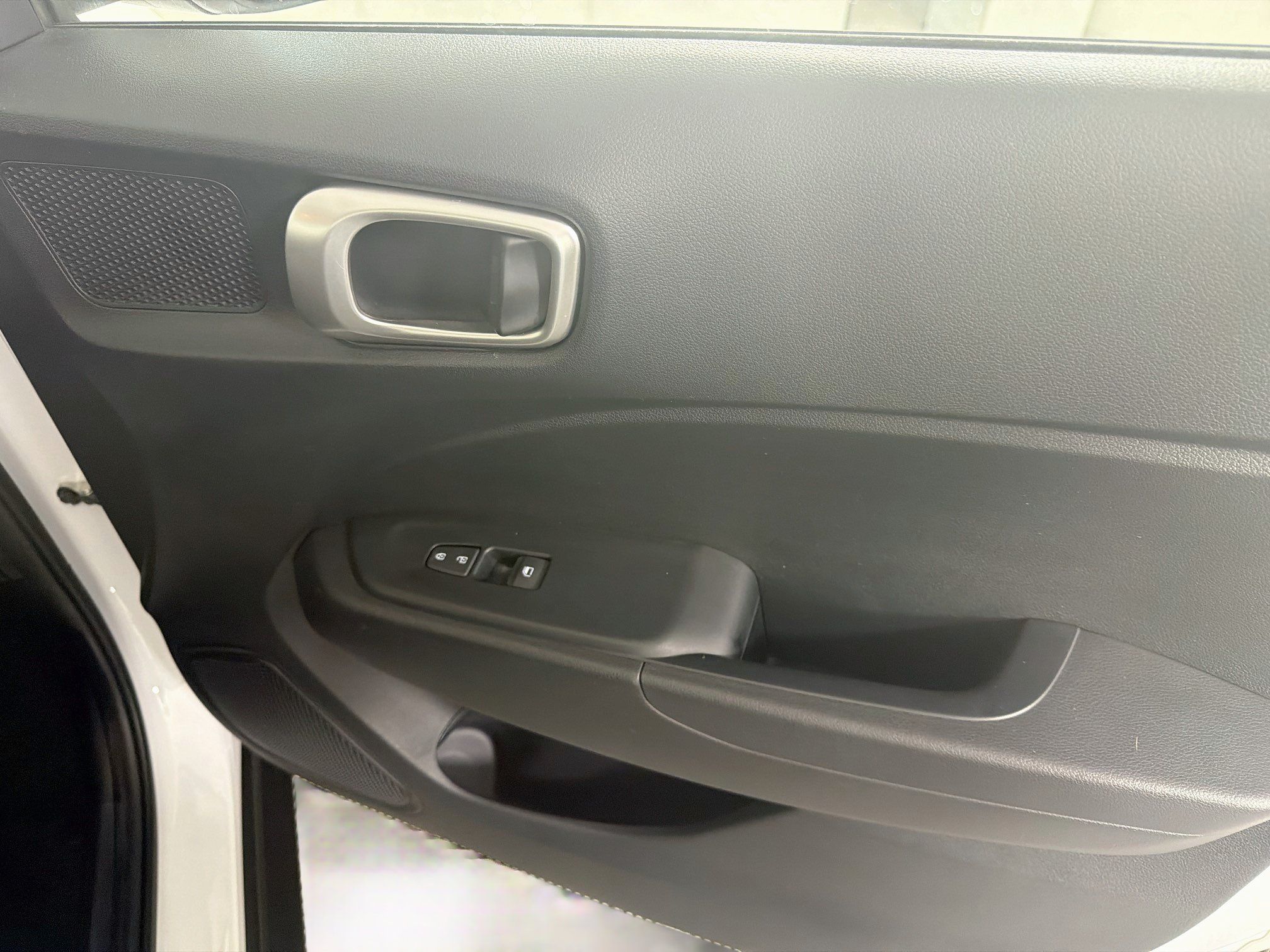 Used 2025 Hyundai Venue SEL FWD image 30