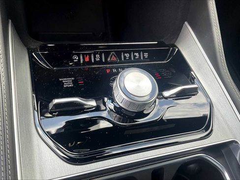 New 2025 Jeep Wagoneer L Series II w/ Convenience Group I image 18