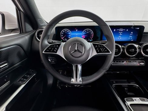 New 2026 Mercedes-Benz GLB 250 image 4