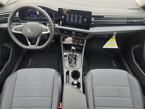 New 2026 Volkswagen Jetta SE FWD image 24