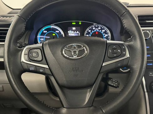 Used 2015 Toyota Camry XLE w/ Moonroof Package FWD image 16
