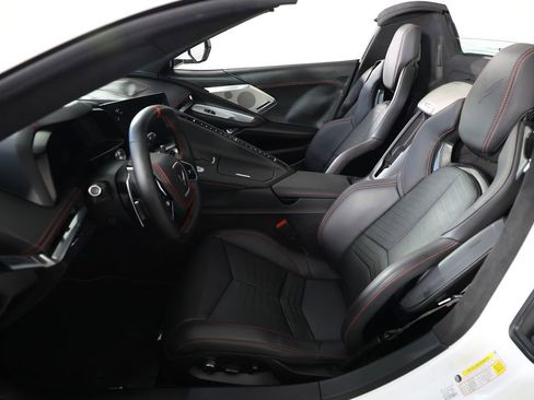 Used 2023 Chevrolet Corvette Stingray Premium Conv w/ Z51 Performance Package RWD image 15