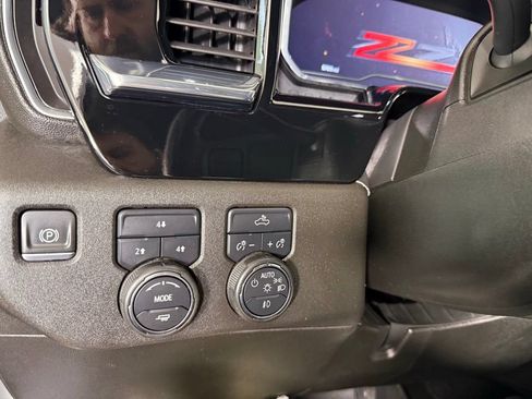 Used 2024 Chevrolet Silverado 2500 LT AWD/4WD image 23