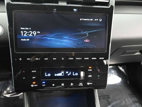 Used 2022 Hyundai Tucson Limited image 17