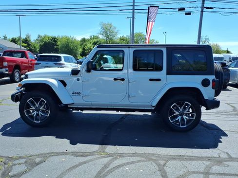 Certified 2024 Jeep Wrangler Unlimited w/ Technology Group AWD/4WD image 4