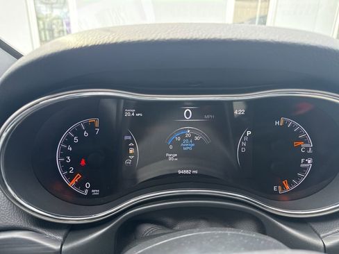 Used 2020 Jeep Grand Cherokee Altitude image 11