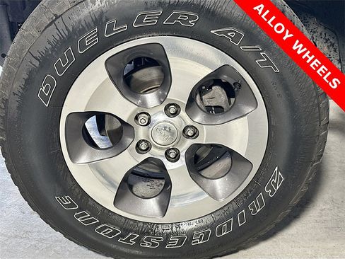 Used 2018 Jeep Wrangler Unlimited Sahara w/ Connectivity Group image 24