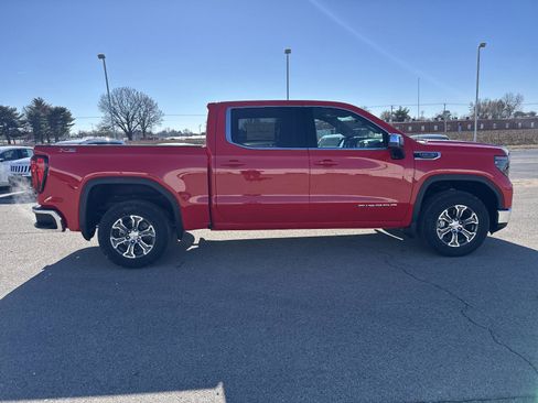 New 2026 GMC Sierra 1500 SLE image 6