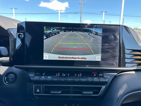 Used 2025 Toyota Camry XSE FWD image 37