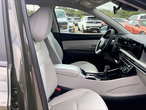 Used 2025 Hyundai Tucson SEL FWD image 9